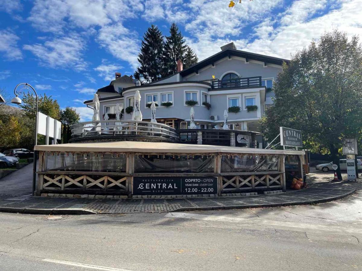 Central Bled House Bagian luar foto